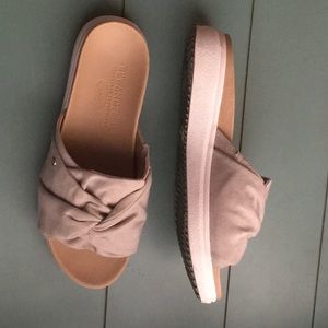 Dr Scholl’s Wonder On Flat Sandal Sz 7 M